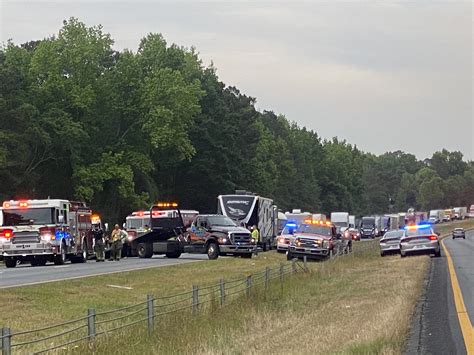 2 dead in I-95 S near I-40 crash; lanes closed, NC Highway Patrol says