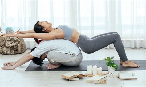 15 Fun 2 Person Yoga Poses To Do With Friends | OfferingTree