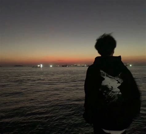 Pin by eyes on Lưu nhanh | Sunset pictures, Draw on photos, Profile pictures instagram