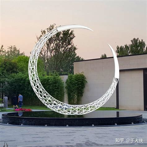 不锈钢雕塑月亮发光造型 营销中心水景镜面圆形月亮雕塑金属摆件-阿里巴巴