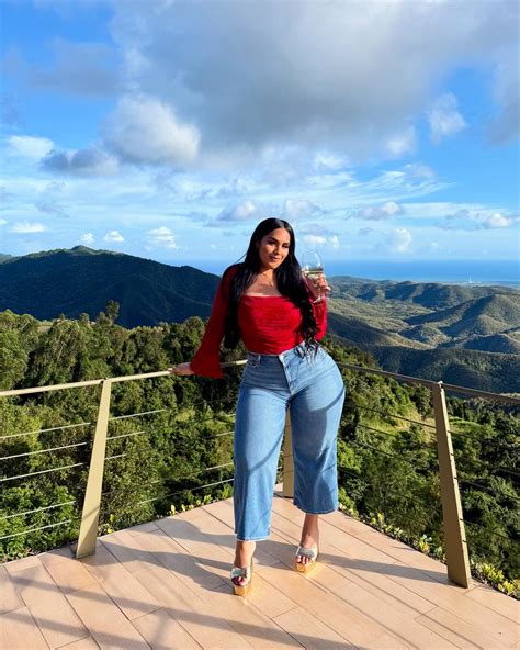 Anisa Santiago | "Me puse a soñar y dije mi futuro tengo que cambiarlo HOY" 🌟💫 ️‍🩹 Aquí estoy ...