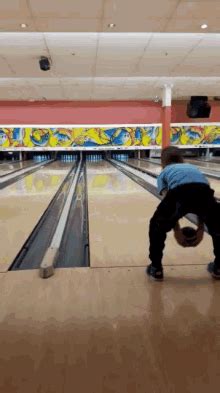 Bowling Tutorials for Making Strikes 的图像结果