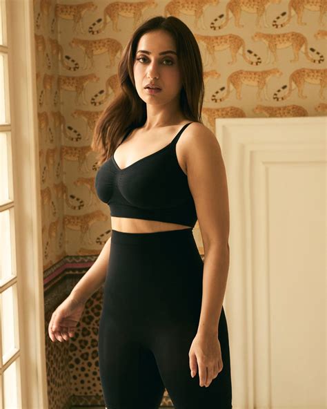 Supportive Shapewear & Bras – Feel Confident Underneath | UNDERNEAT