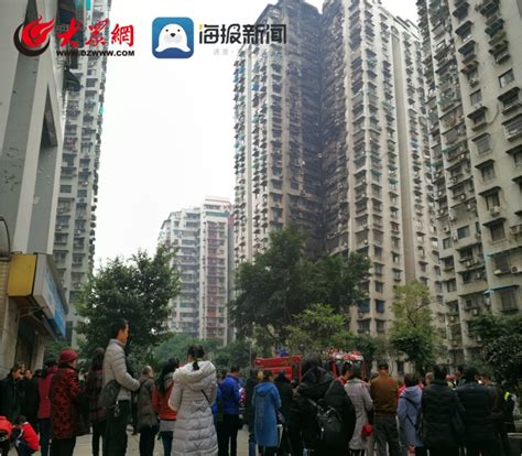 海报直击|重庆一高层住宅大火救援！几乎从底烧到顶