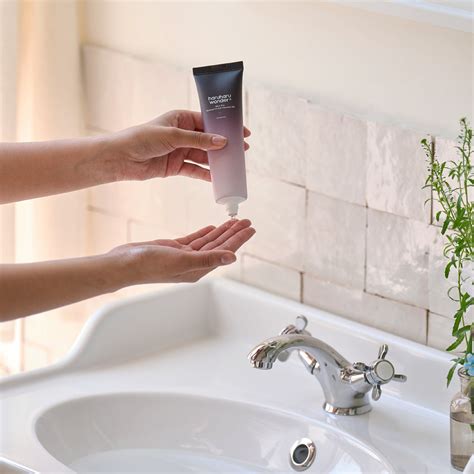 Buy best Korean Face Cleanser for Women in India | Wonder Skin Care