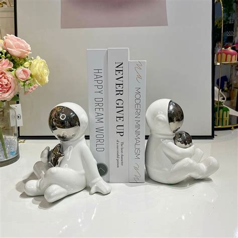 Astronaut Bookends Ceramic 2 Pcs – Silver Martini