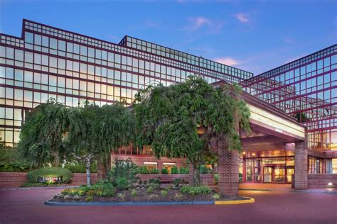 7 Best Hotels with Airport Shuttle Service in LaGuardia Airport (LGA ...
