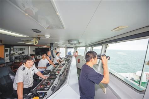 海南海口：近200艘船艇亮相 参加第二届消博会游艇展-人民图片网