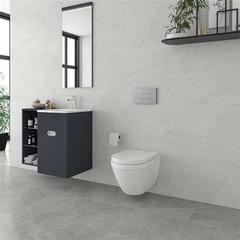 White Wall Tiles Grey Floor Bathroom | Floor Roma