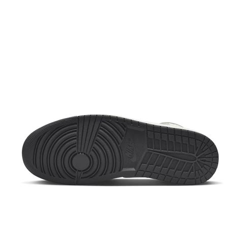 Air Jordan 1 Retro High OG 'Light Smoke Grey' (DZ5485-051) Release Date ...