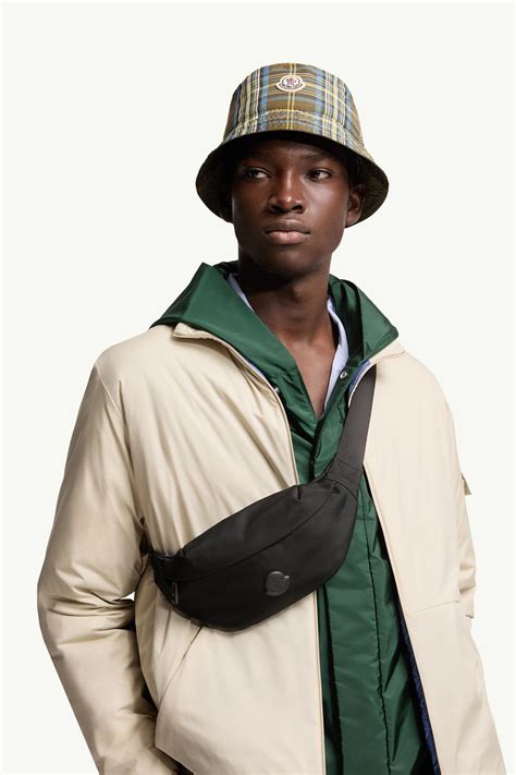 Black Durance Belt Bag - Bags & Small Accessories for Men | Moncler US