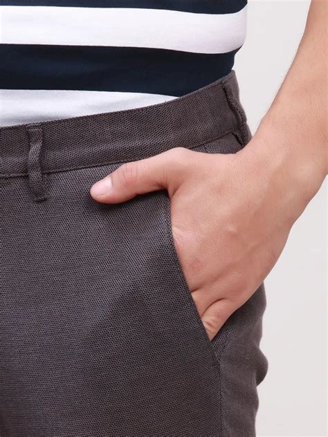 Parx Men Black Yarn Dyed Super Slim Cotton Blend Trousers – MyRaymond