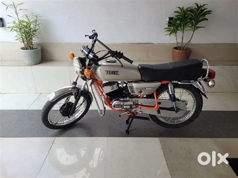 Yamaha Rx 100 - Motorcycles - 1826024645