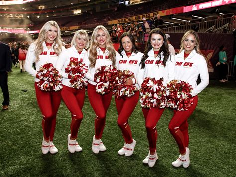 Kansas City Chiefs Cheerleaders Turn Heads With Offseason Photo - The Spun