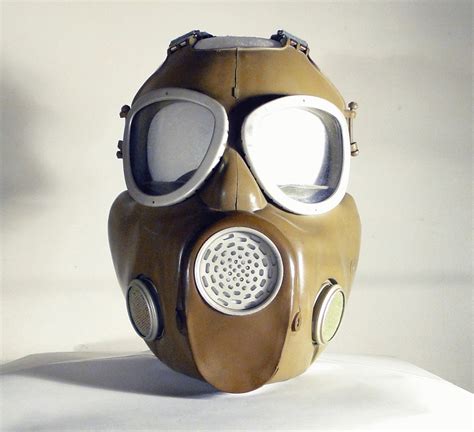 Polish MP-4 | Gas Mask King