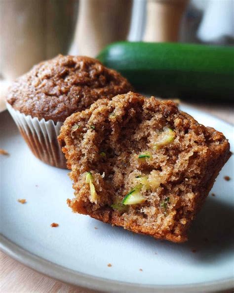 Bake 12 Incredible Healthy Apple Zucchini Muffins - 911recipes.com