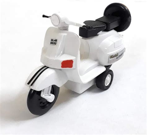 The Game Begins Bajaj Chetak Scooter Toy for Kids | Miniature Die-Cast ...
