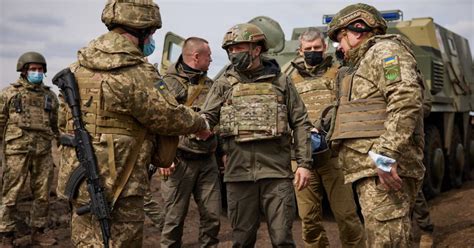 俄警告或介入边界冲突 乌克兰总统亲临火线