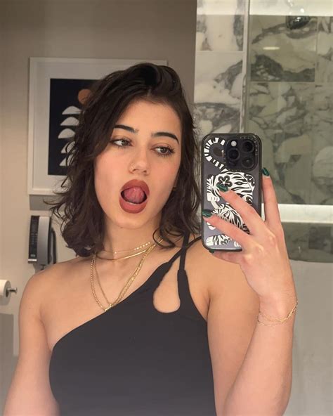 Who is Sara Saffari? Age, Career, Family, Net Worth, Height Bio 2024 ...