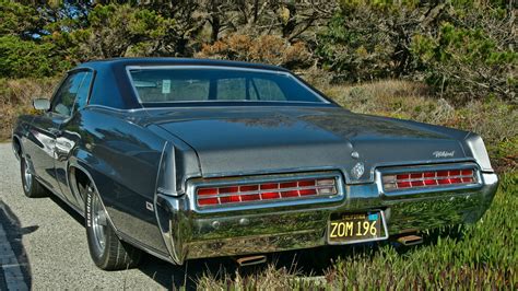 Фото обои Серый Buick Wildcat 1969 года. Wildcat