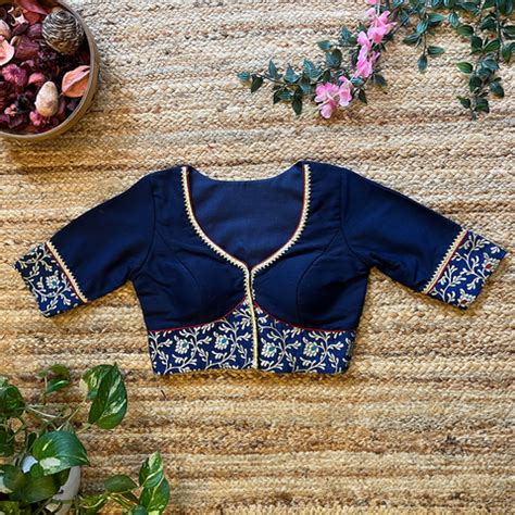 Label Aarti Chauhan