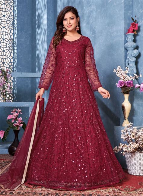 Top 10 Anarkali Dresses To Glam Up On Wedding Ceremony