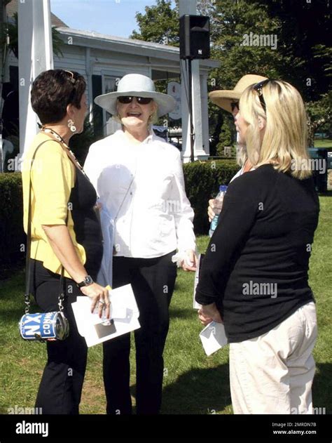 Exclusive!! Paul Newman's wife Joanne Woodward attracts an instant ...