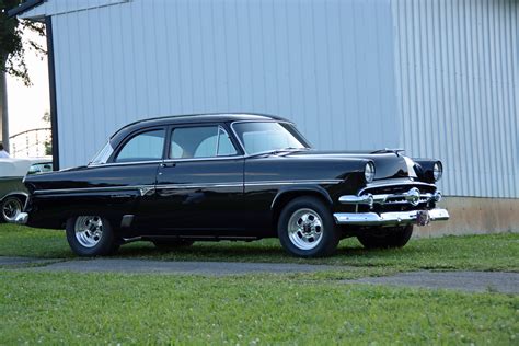 All-Aluminum Ford 427 Rests in this 1954 Ford Crestline