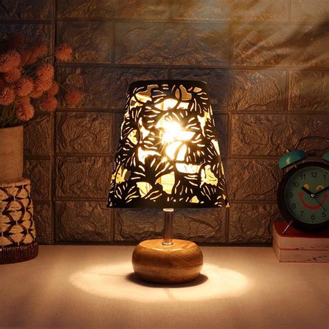 Buy Astrova Flora Etched Table Lamp Online in India | Vaaree