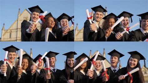自信大学生穿着学士服庆祝毕业高清图片下载-正版图片501945402-摄图网