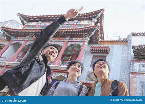 People Sightseeing 的图像结果