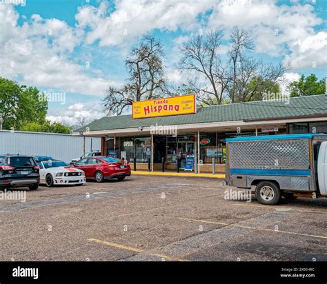 Latino hi-res stock photography and images - Alamy