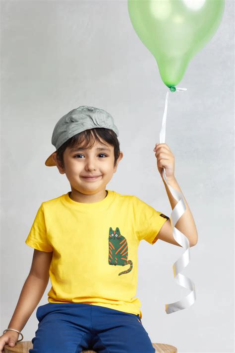 Simple Tips for Creating a Minimalist Kids' Closet - Kiggle | Conscious ...