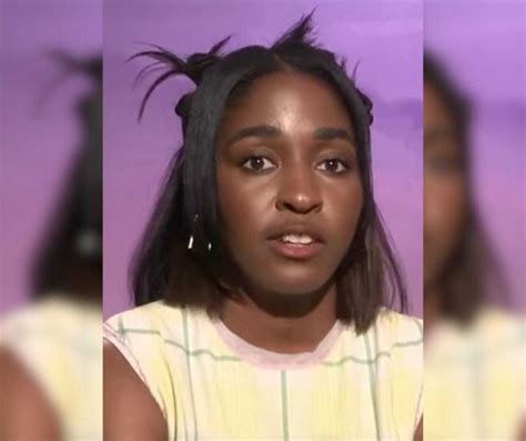 Boston’s Ayo Edebiri Wins 1st Golden Globe, Shuts Down Reporter For ...