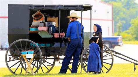 Glimpse into the Amish Community - DocumentaryTube