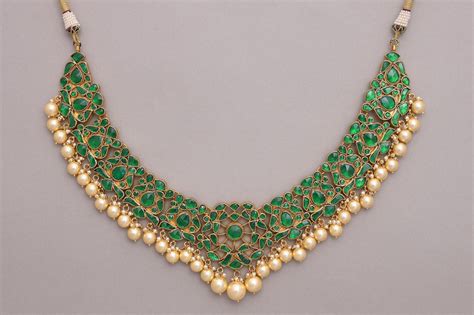 Buy - Green jadau pearl drop set | Elan Store