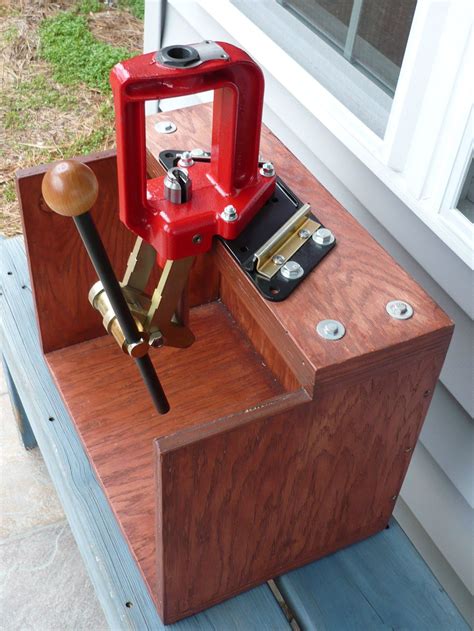 Homemade Portable Reloading Bench with Safe 的图像结果