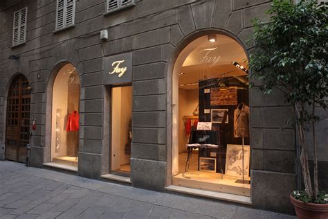 Building Signage Advertisement Sample 的图像结果