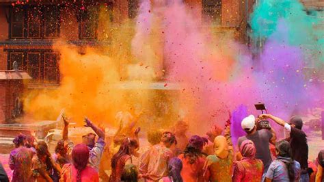 Lathmar Holi of Barsana and Nandgaon: Understanding the unique ...