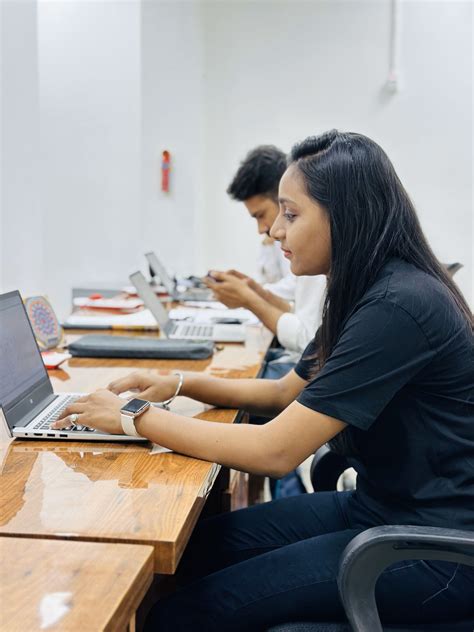 Gallery | universal | IT recruitment consultancy in Greater Noida, BPO ...