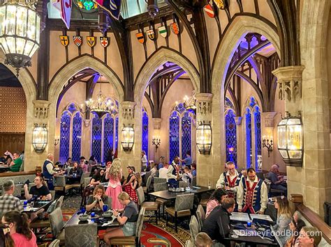 Does Cinderella’s Royal Table Have a Dress Code in Disney World ...