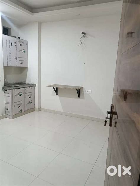 1 bhk 2 bhk flats available in south extension part 1 - For Rent ...