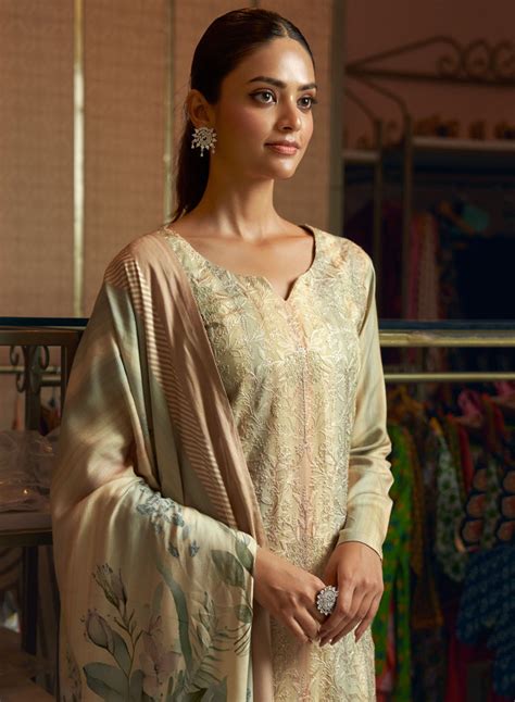 Party Wear Viscose Muslin Unstitched Salwar Suit Material with Embroid ...