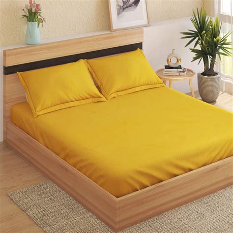 Buy Spinel Checked 3Pcs Queen Bedsheet Set from Home Centre at just INR ...