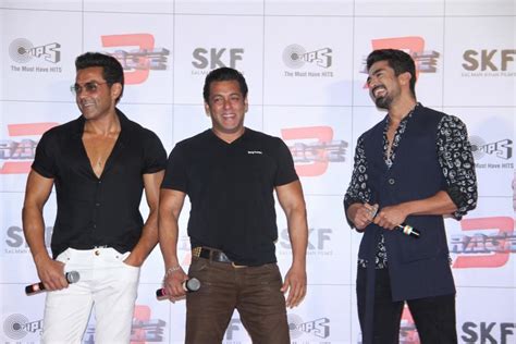 Salman Khan, Jacqueline Fernandez, Anil Kapoor and Daisy Shah at Race 3 ...