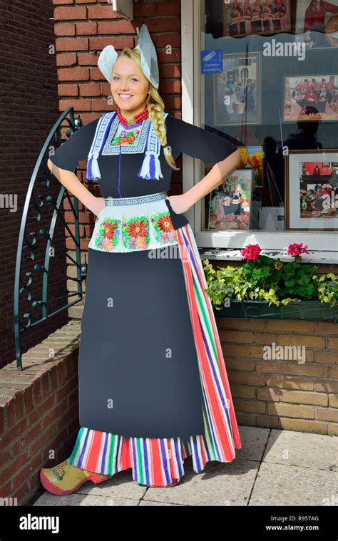 Traditional dutch costume hi-res stock photography and images - Alamy
