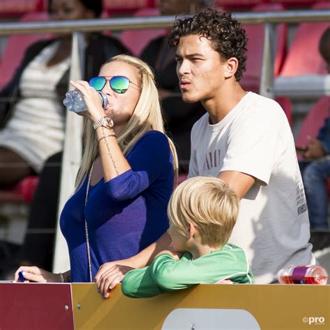 Mama Justin Kluivert moet halfjaar de bak in - G&G