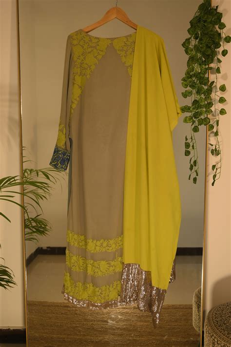 Grey Kurta with Kashida Embroidery and Sequin Detailing – Stage3