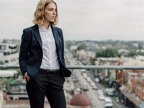 People in Business Dress 的图像结果