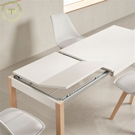 Conjunto de Cocina con Mesa y 6 Sillas, moderno y resistente.